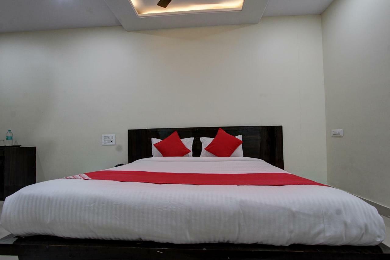 Collection O 38566 Mk Hotel And Lodge Гулбарга Екстериор снимка